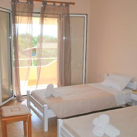 Lefkothea Apartments Kassiopi Bagian luar foto