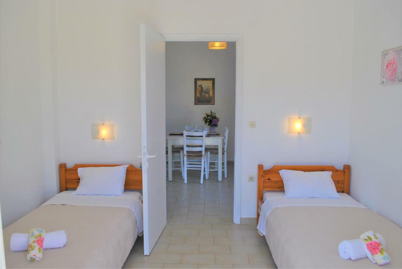 Lefkothea Apartments Kassiopi Bagian luar foto