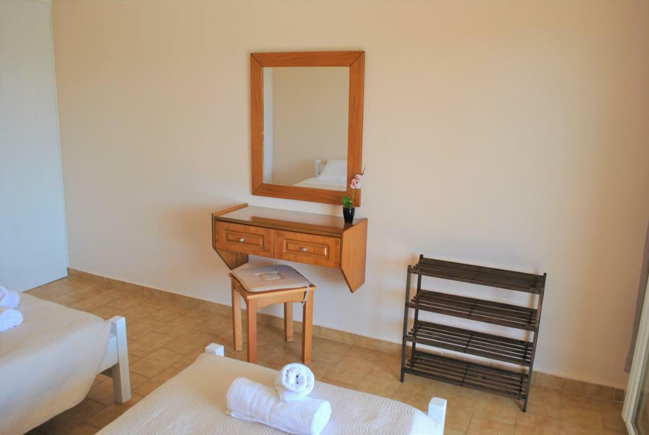 Lefkothea Apartments Kassiopi Bagian luar foto
