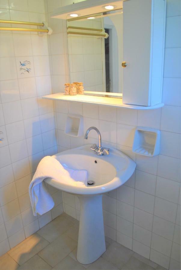 Lefkothea Apartments Kassiopi Bagian luar foto